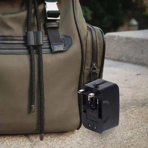 Adaptateur de voyage AKASHI ALT WP 100 B - 5