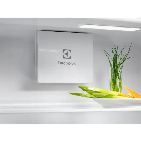 Réfrigérateur combiné intégré ELECTROLUX END5FE18S - 7